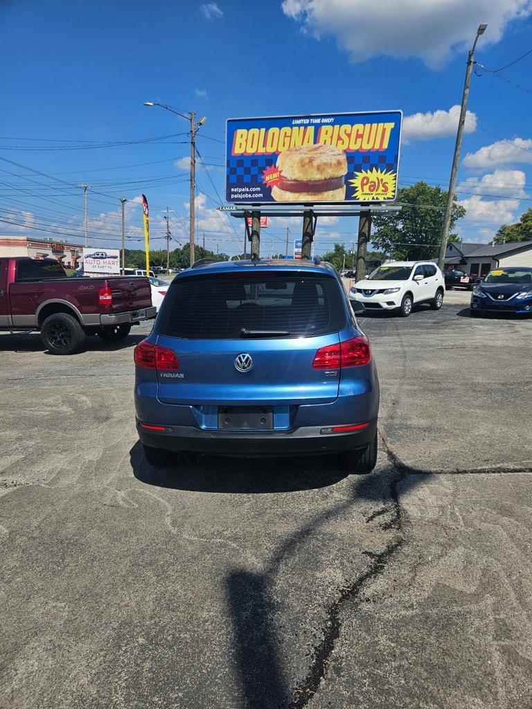 Volkswagen Tiguan S 2017