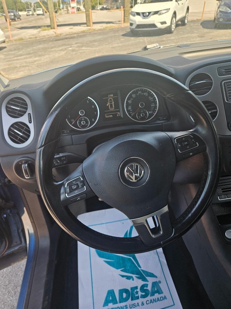 Volkswagen Tiguan S 2017