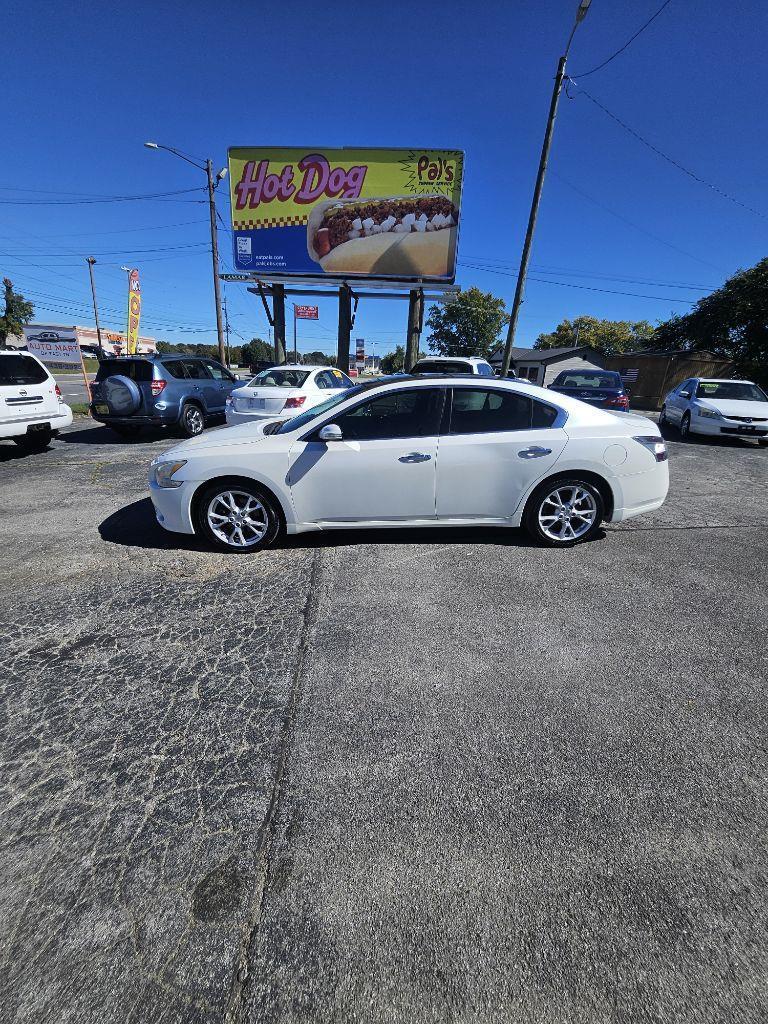 Nissan Maxima S 2014