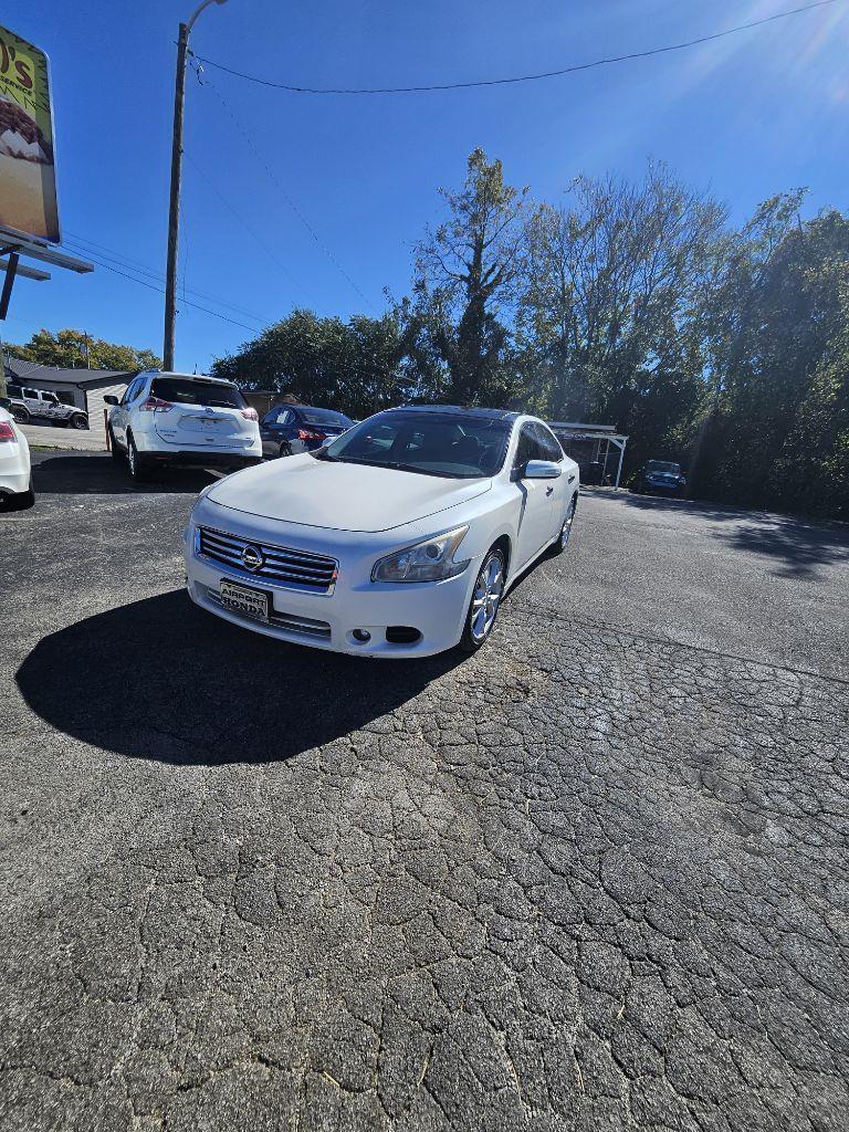 Nissan Maxima S 2014