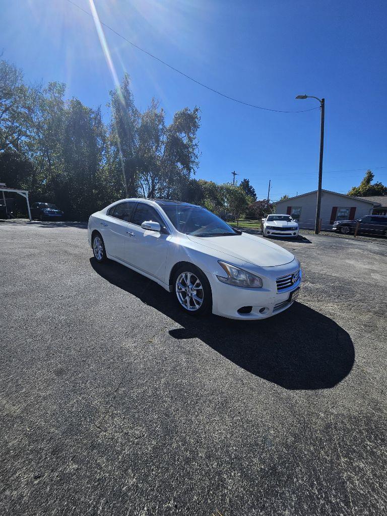 Nissan Maxima S 2014
