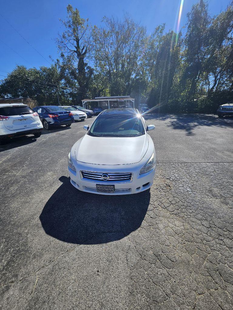 Nissan Maxima S 2014