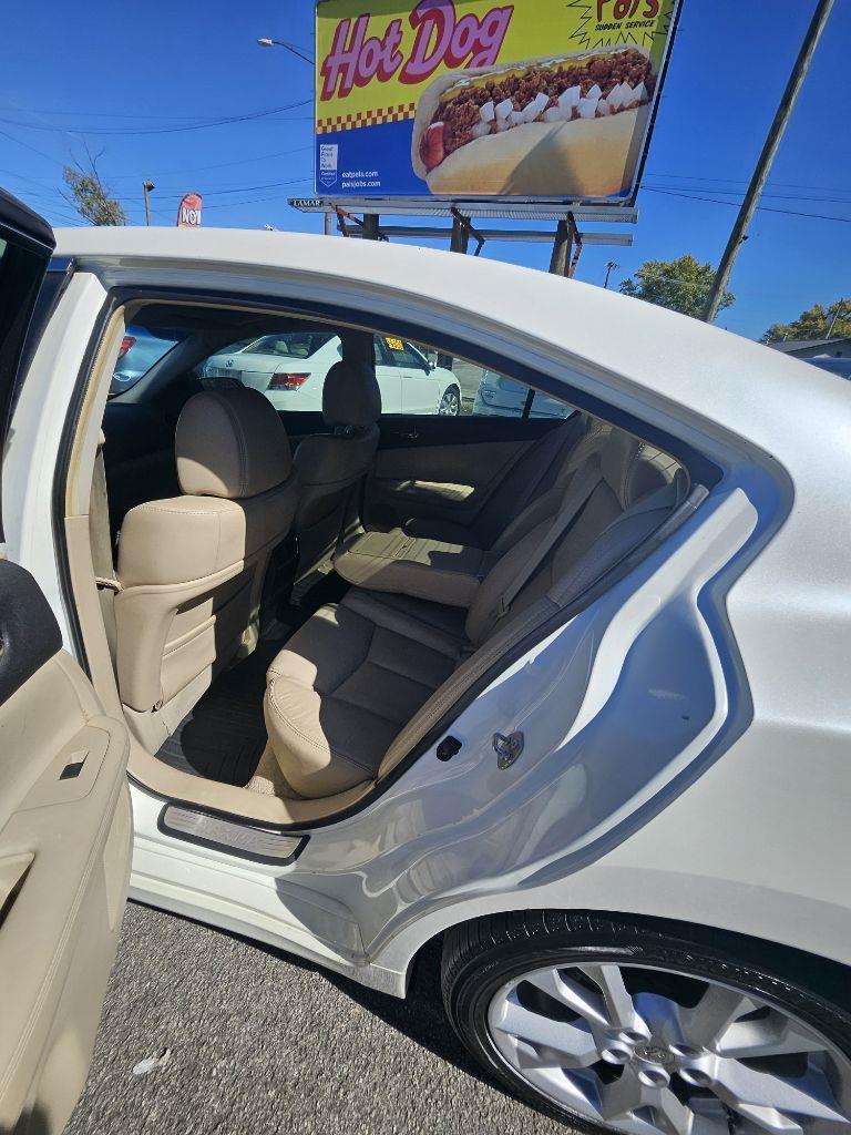 Nissan Maxima S 2014