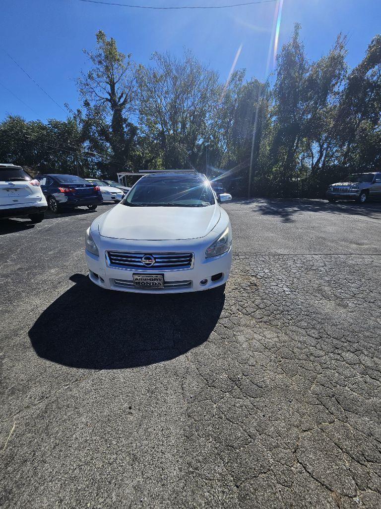 Nissan Maxima S 2014