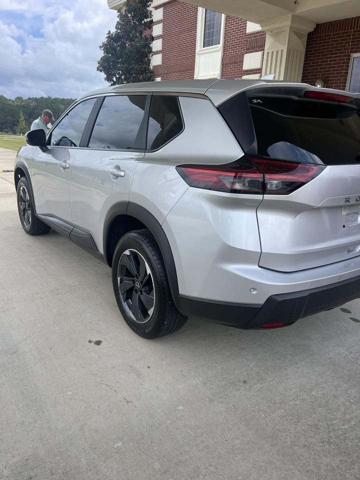 2024 Nissan Rogue SV - Photo 6