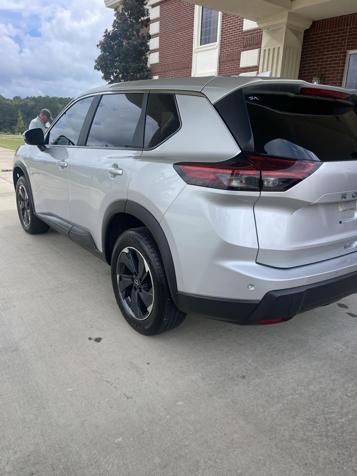 2024 Nissan Rogue SV - Photo 7