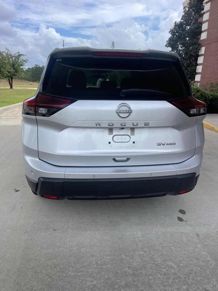 2024 Nissan Rogue SV - Photo 8