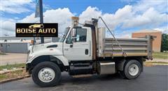 2004 International 7400 