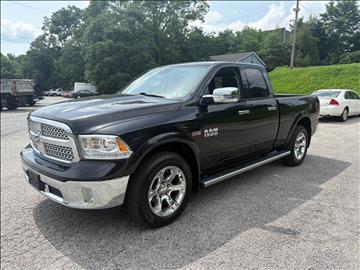 2017 RAM 1500 Laramie 4x4 Quad Cab 6'4" Box