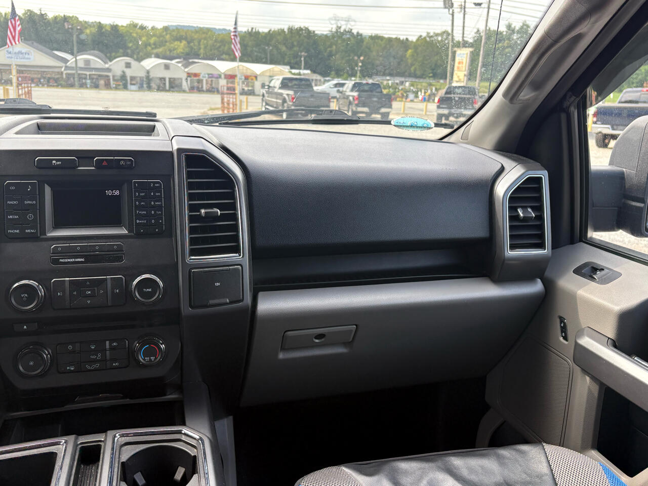 2017 Ford F-150 XLT photo 12