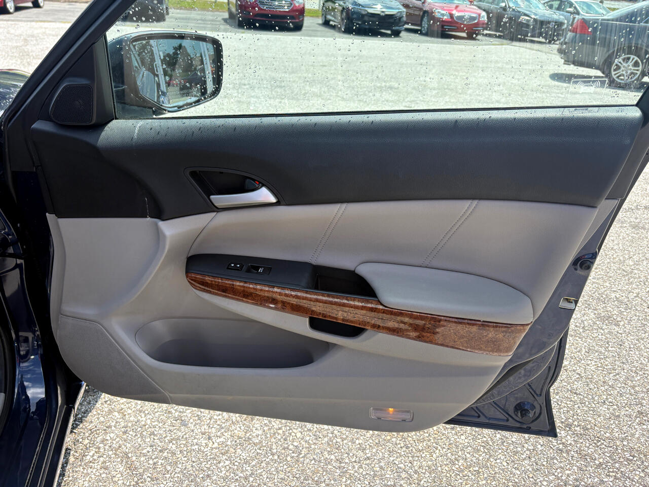 2011 Honda Accord EX-L photo 17