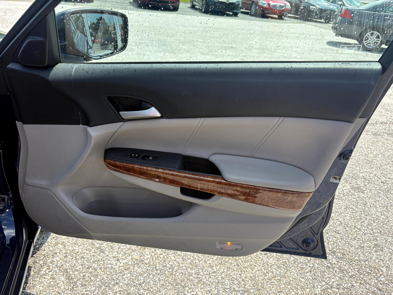 2011 Honda Accord EX-L photo 18