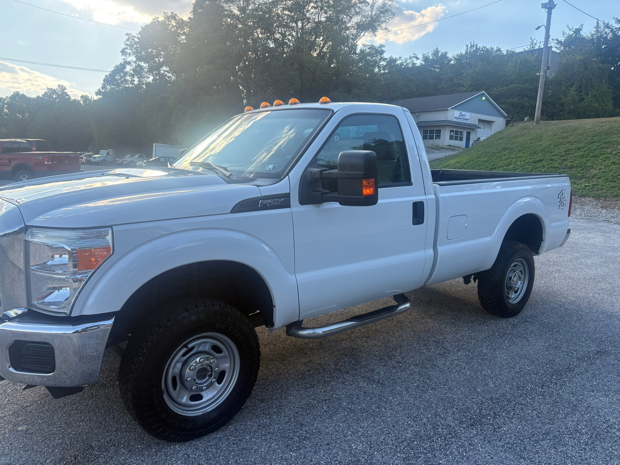 2015 Ford Super Duty F-250 SRW 4WD Reg Cab 137" XLT
