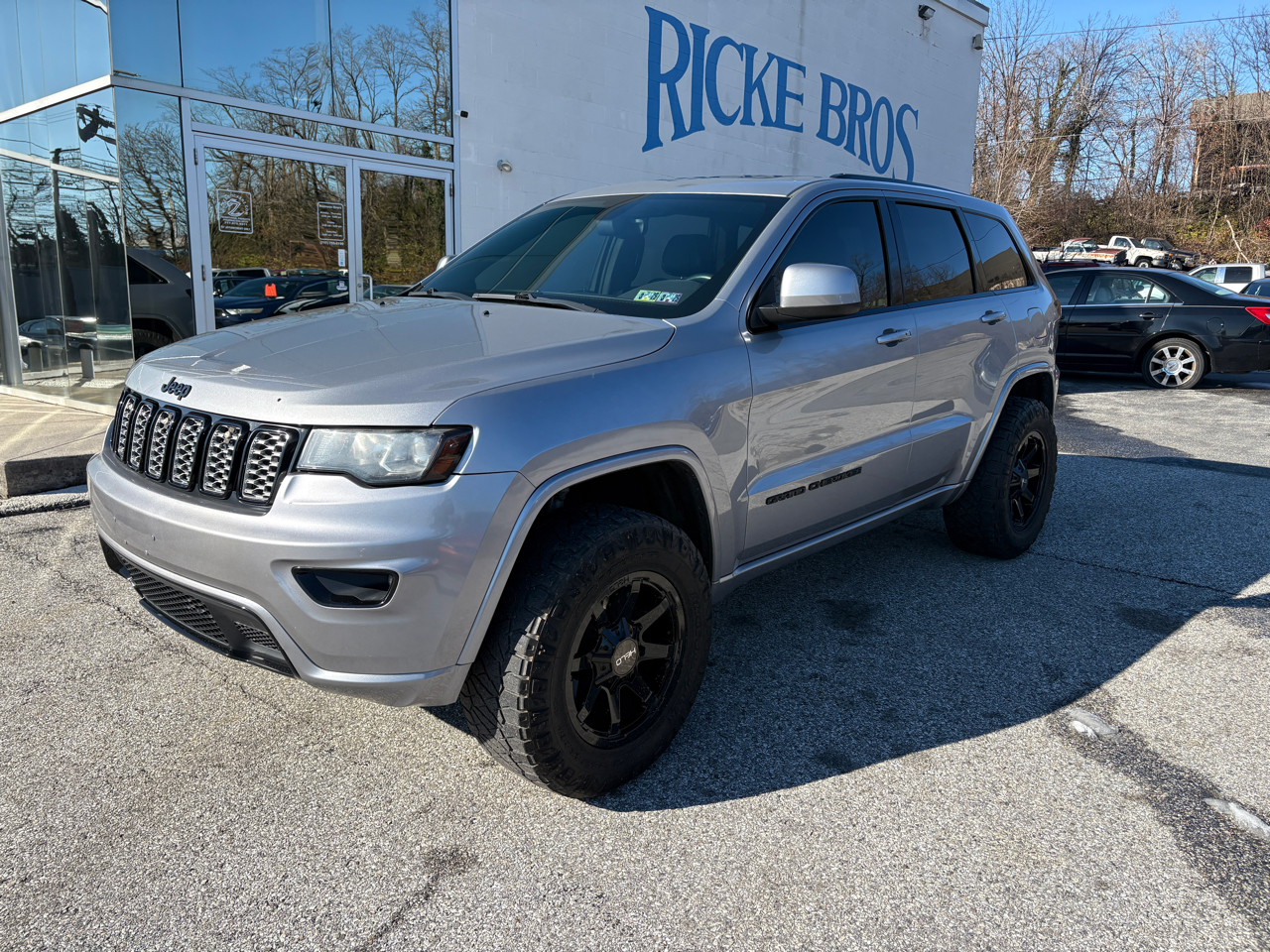 2017 Jeep Grand Cherokee Altitude 4x4 *Ltd Avail*