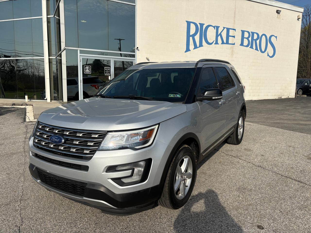 2017 Ford Explorer 4dr XLT 4WD