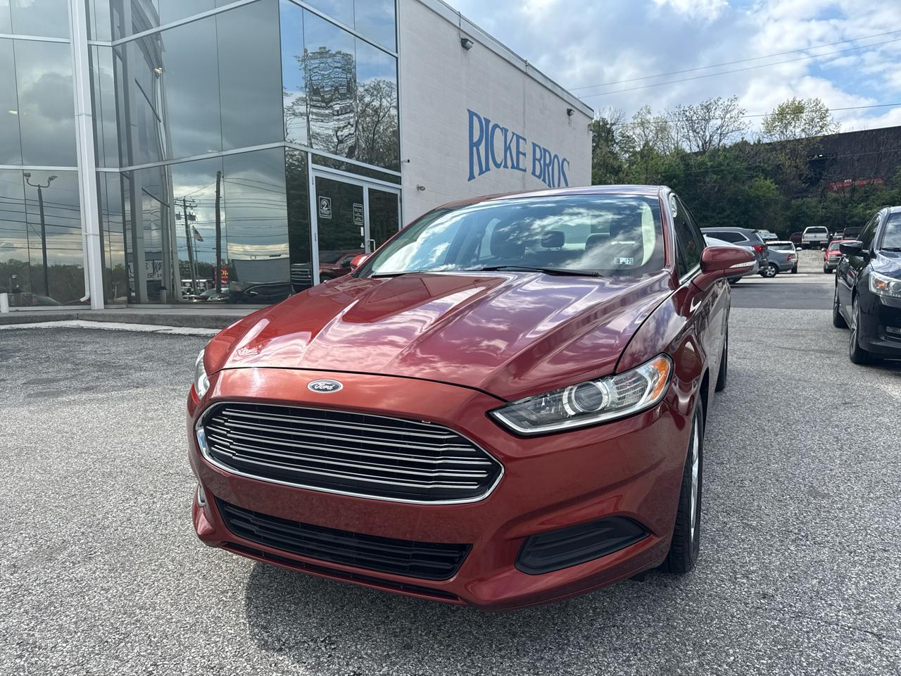 2014 Ford Fusion 4dr Sdn SE FWD