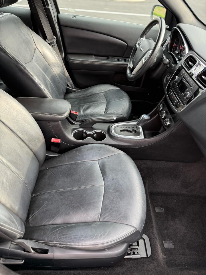 Chrysler 200 Limited 2013