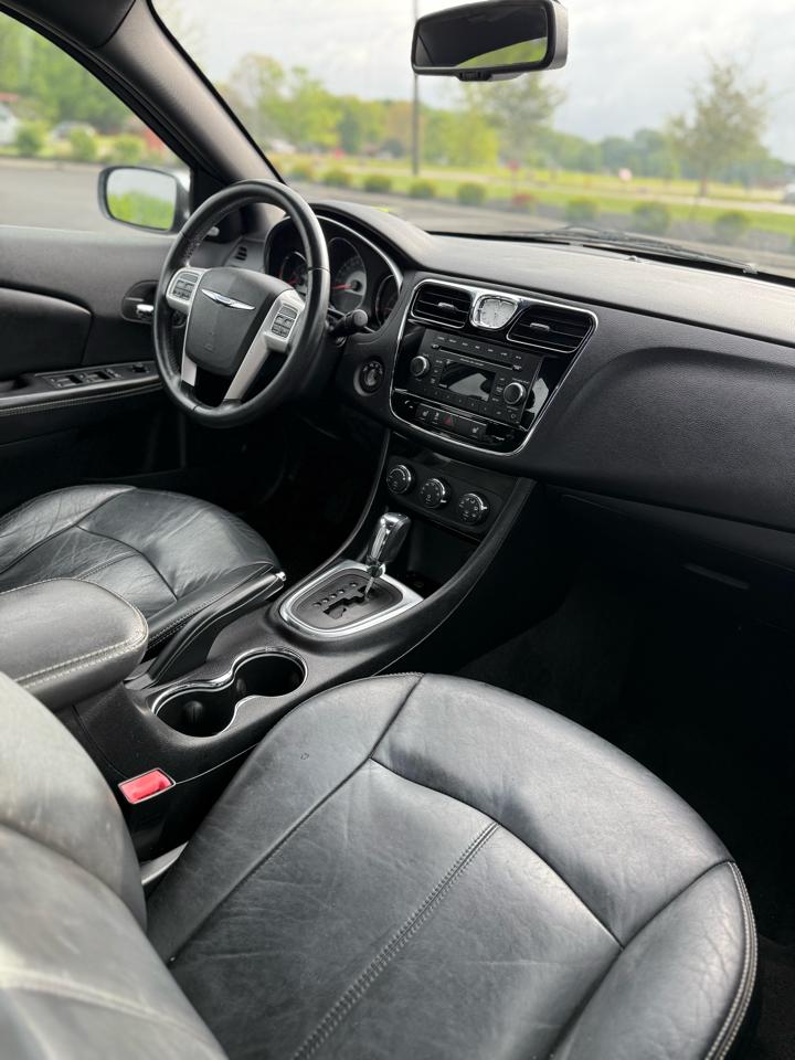 Chrysler 200 Limited 2013