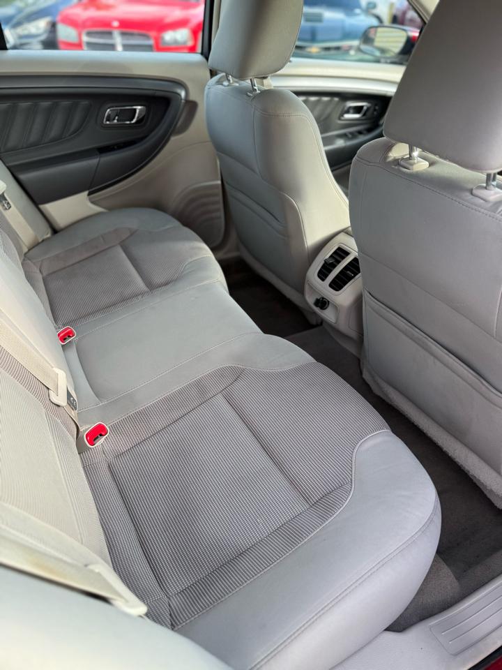 Ford Taurus SEL AWD 2011