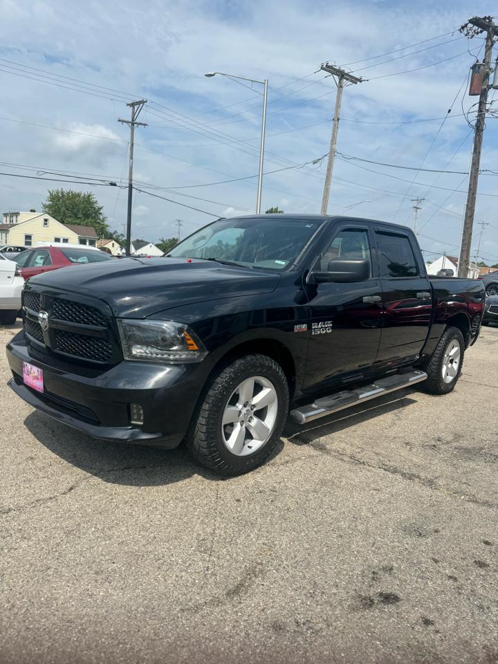 RAM 1500 2WD Crew Cab 140.5" Sport 2013