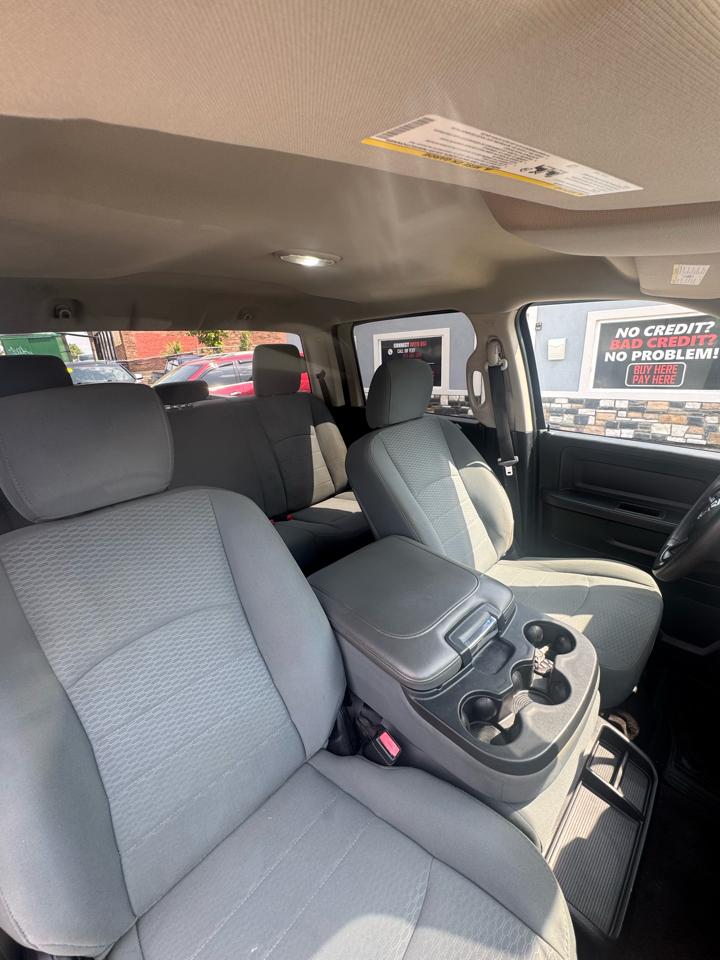 RAM 1500 2WD Crew Cab 140.5" Sport 2013