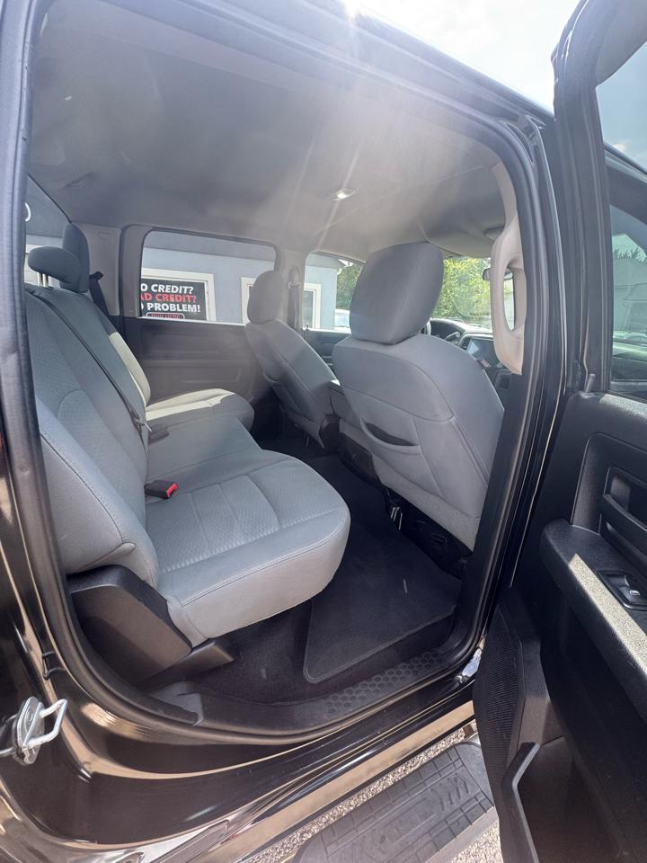 RAM 1500 2WD Crew Cab 140.5" Sport 2013