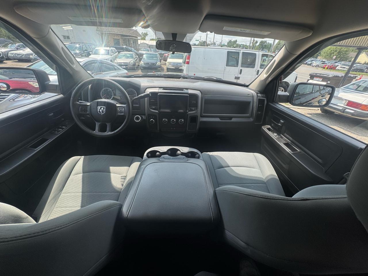 RAM 1500 2WD Crew Cab 140.5" Sport 2013