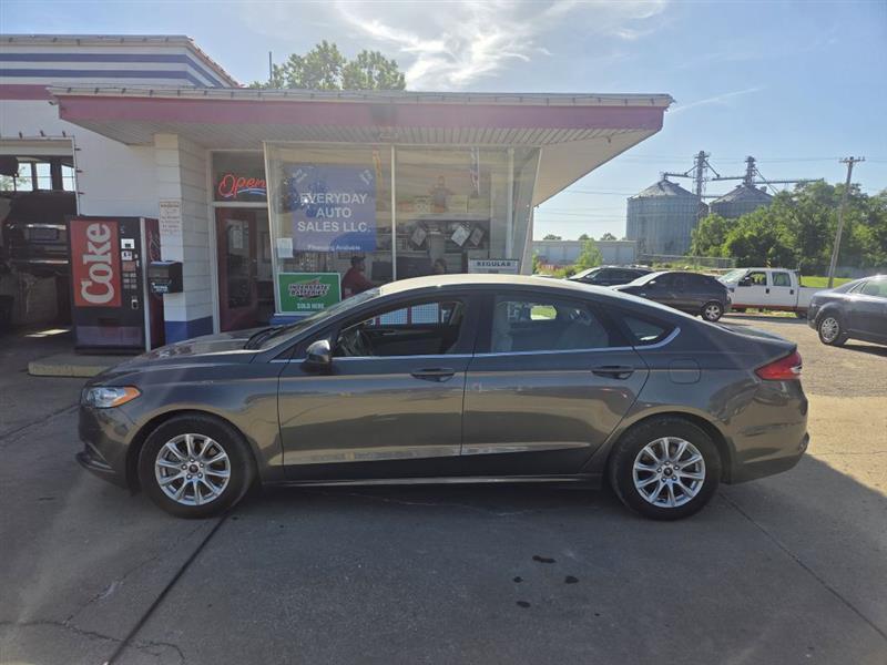 2018 Ford Fusion S FWD's photo