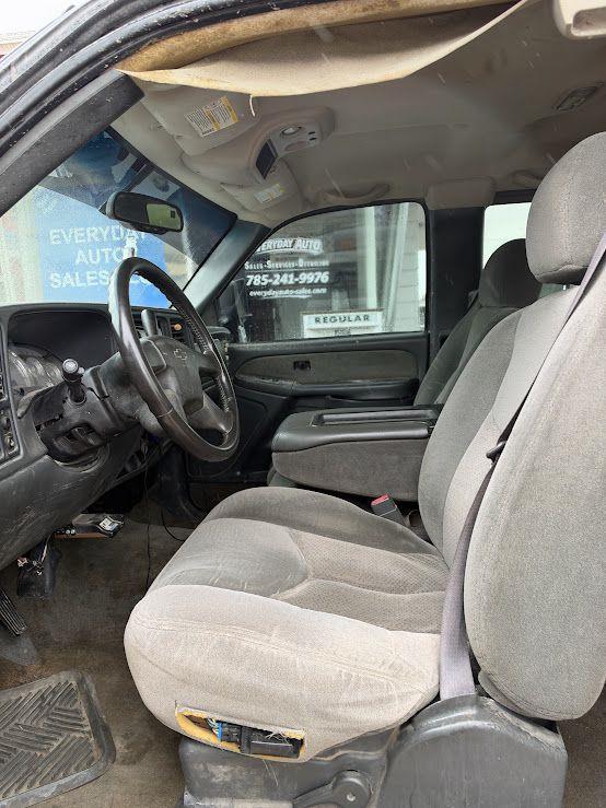 2003 Chevrolet Silverado 2500HD LS - Photo 11