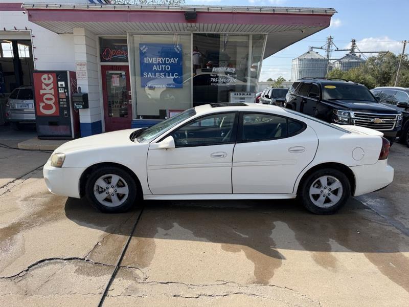 2008 Pontiac Grand Prix Sedan