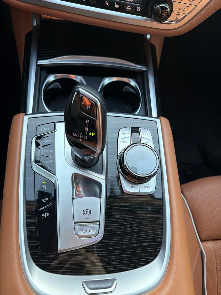 BMW 7-Series 750i xDrive 2019