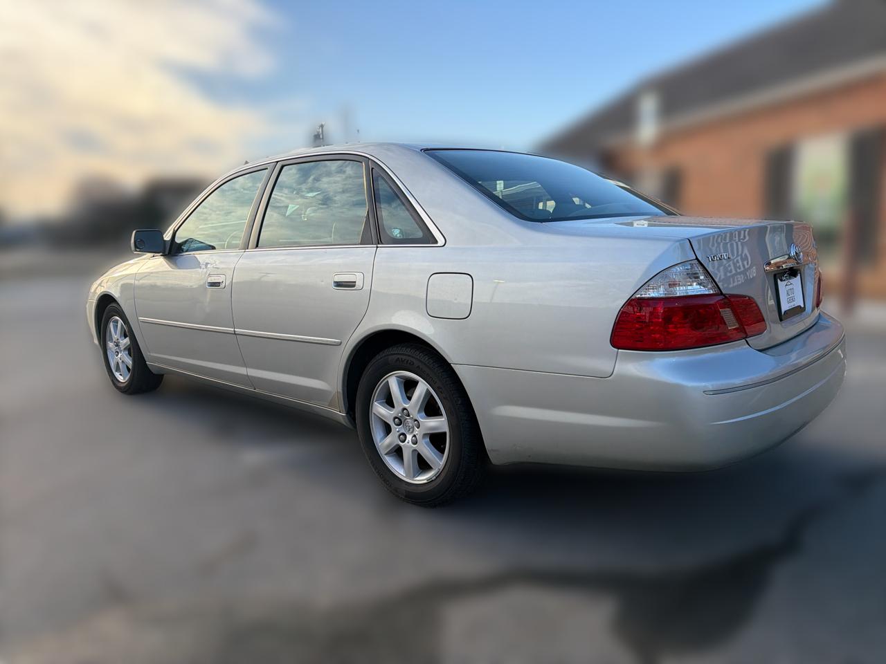 Toyota Avalon XL 2003