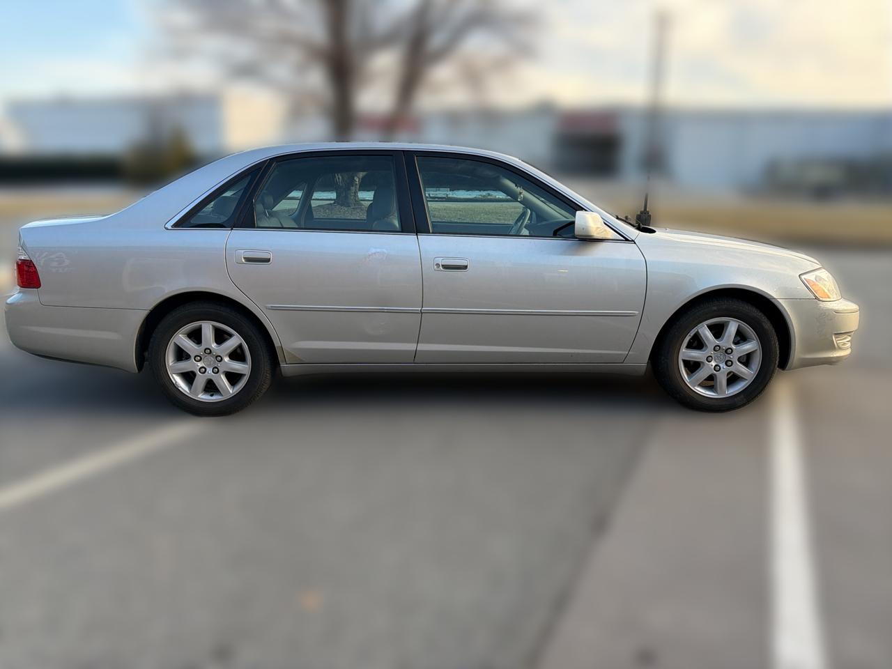 Toyota Avalon XL 2003