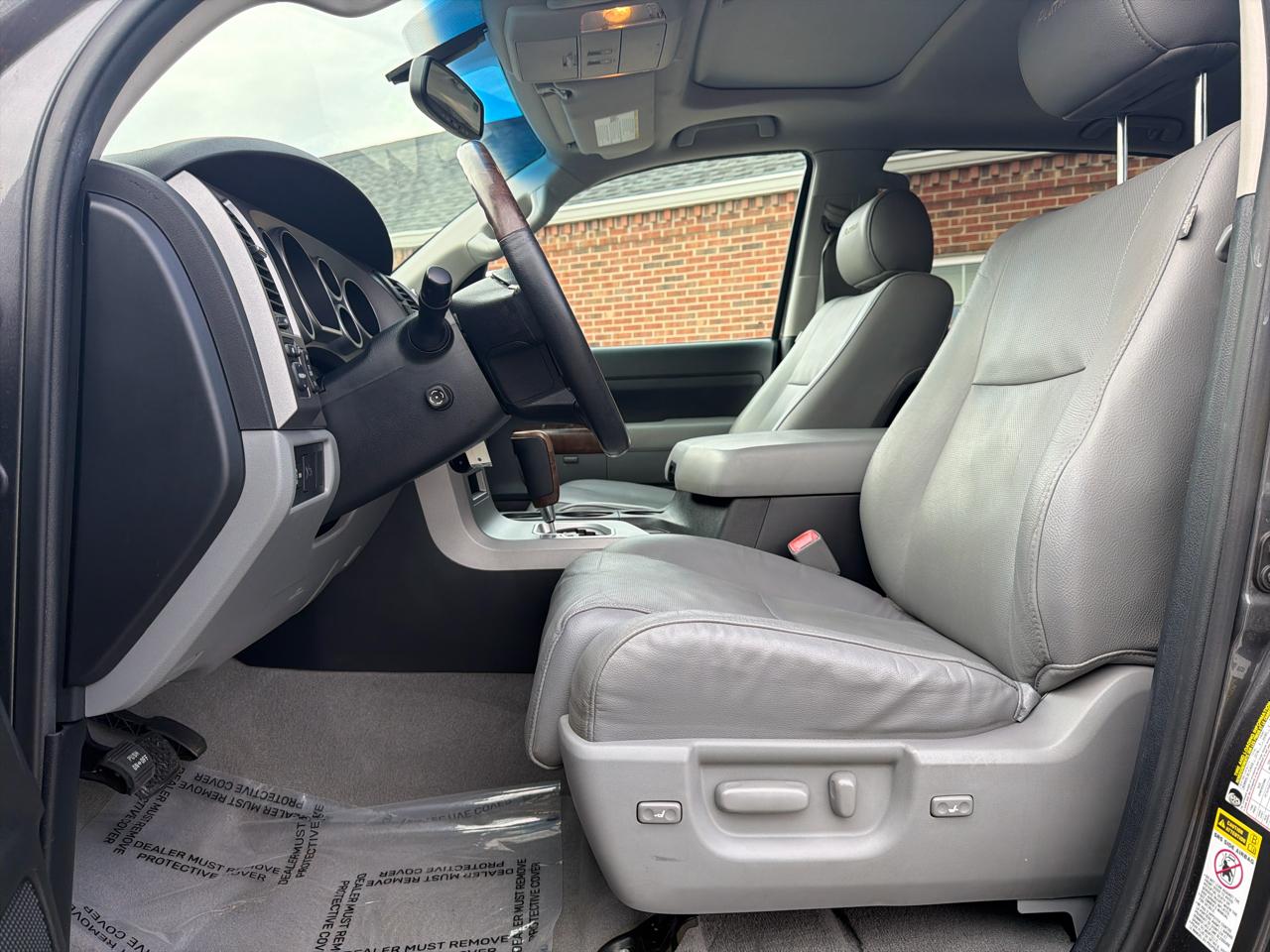 Toyota Tundra Limited 5.7L CrewMax 2WD 2011