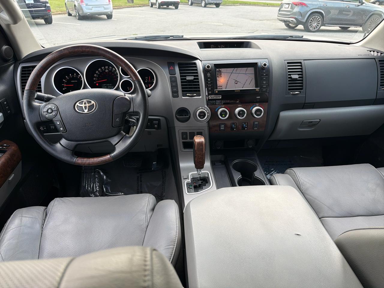 Toyota Tundra Limited 5.7L CrewMax 2WD 2011