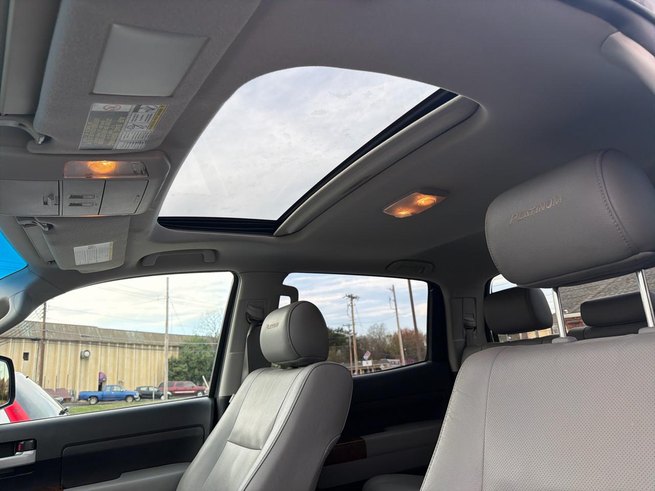 Toyota Tundra Limited 5.7L CrewMax 2WD 2011