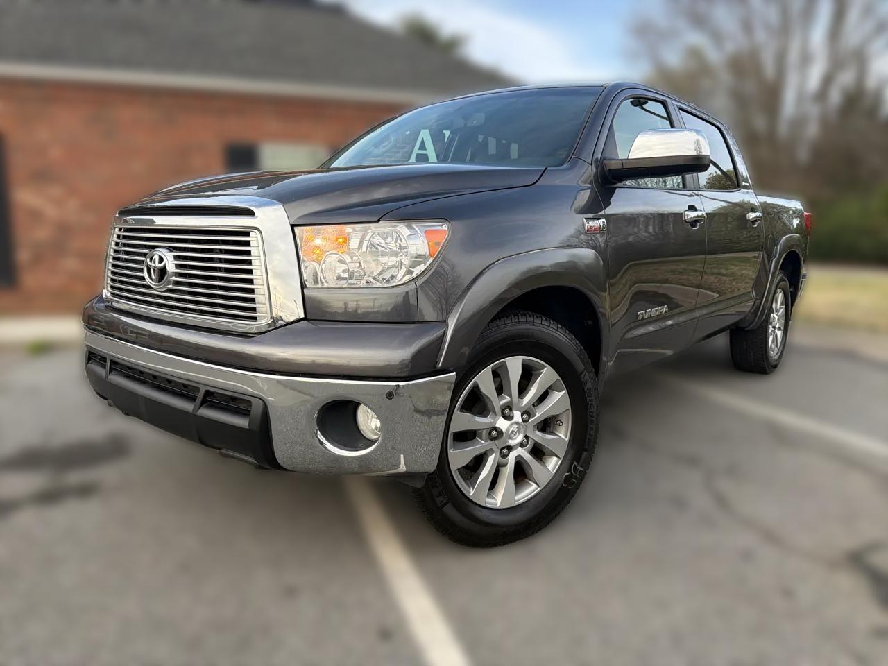 Toyota Tundra Limited 5.7L CrewMax 2WD 2011
