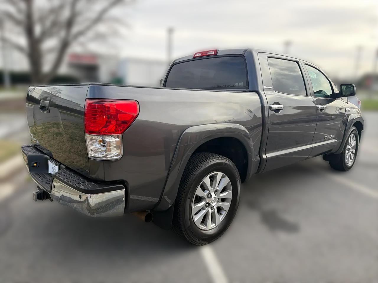 Toyota Tundra Limited 5.7L CrewMax 2WD 2011