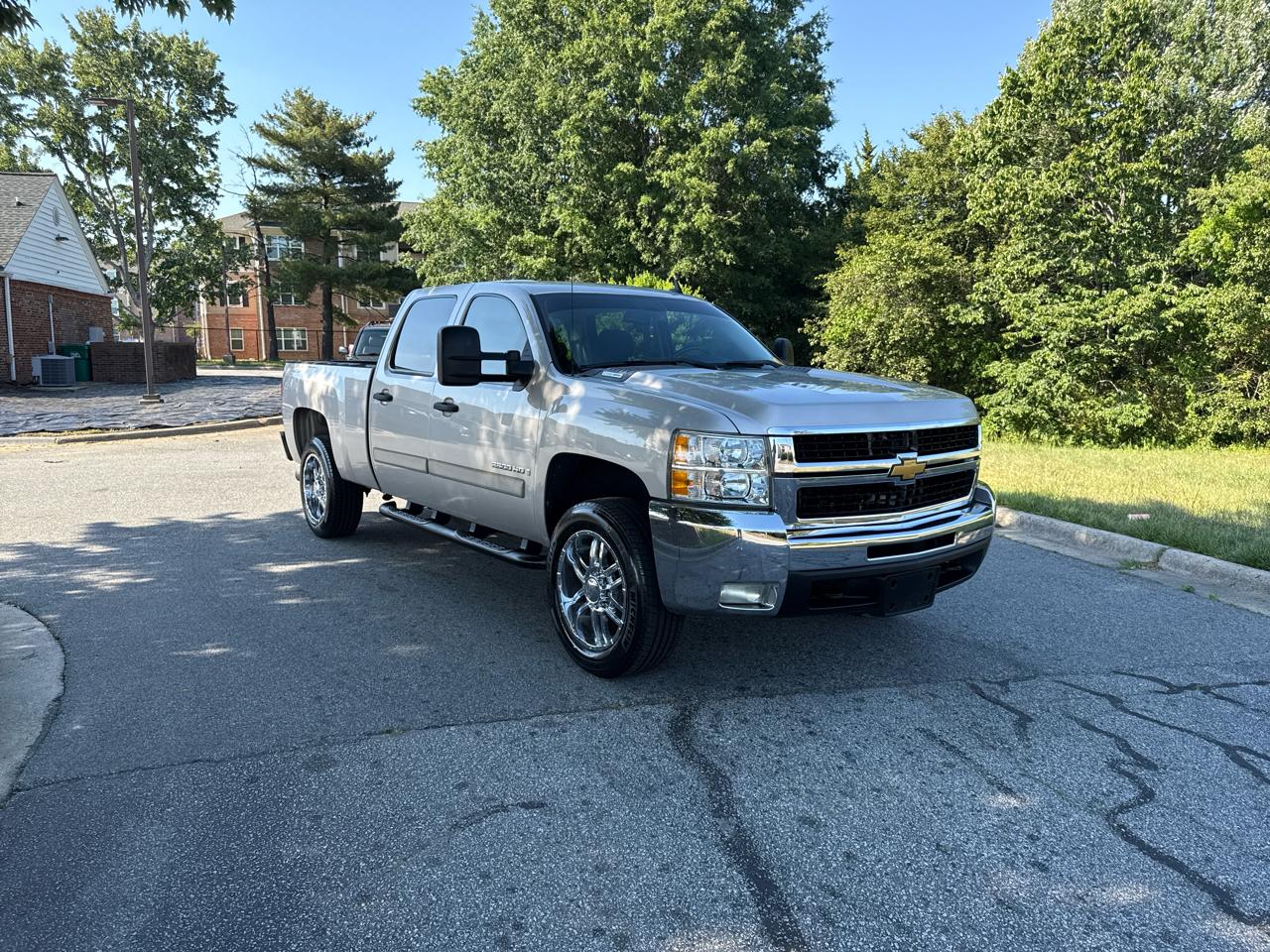 View vehicle photo 3