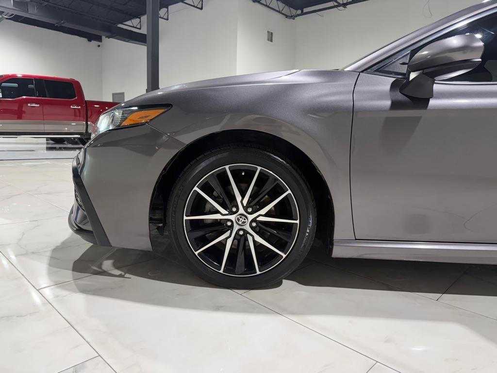 Toyota Camry SE 2021