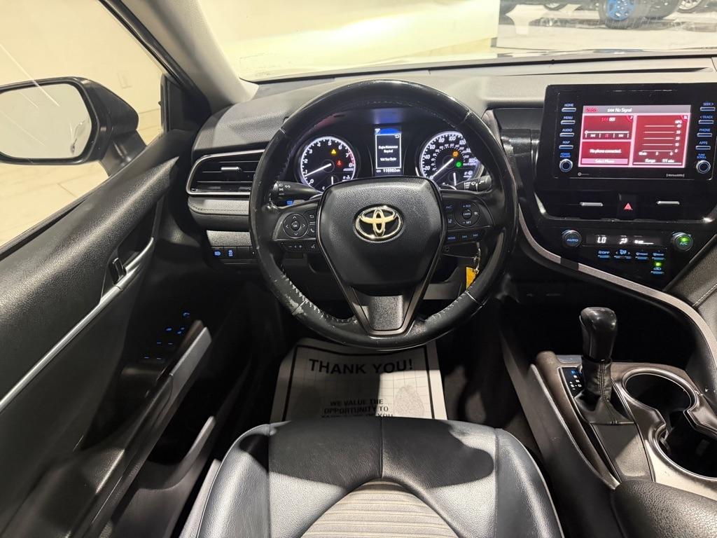 Toyota Camry SE 2021