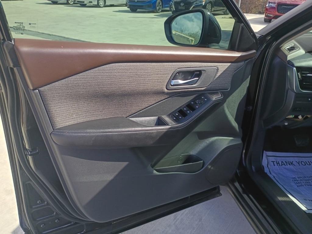 Nissan Rogue SV 2022