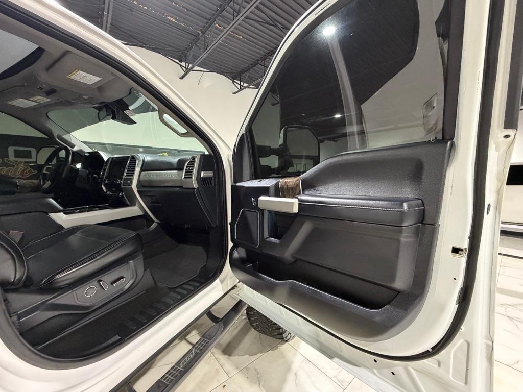 Ford F-250 SD Lariat Crew Cab 4WD 2017