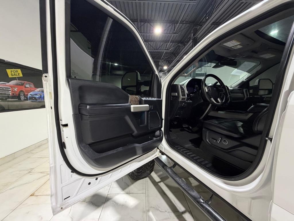 Ford F-250 SD Lariat Crew Cab 4WD 2017