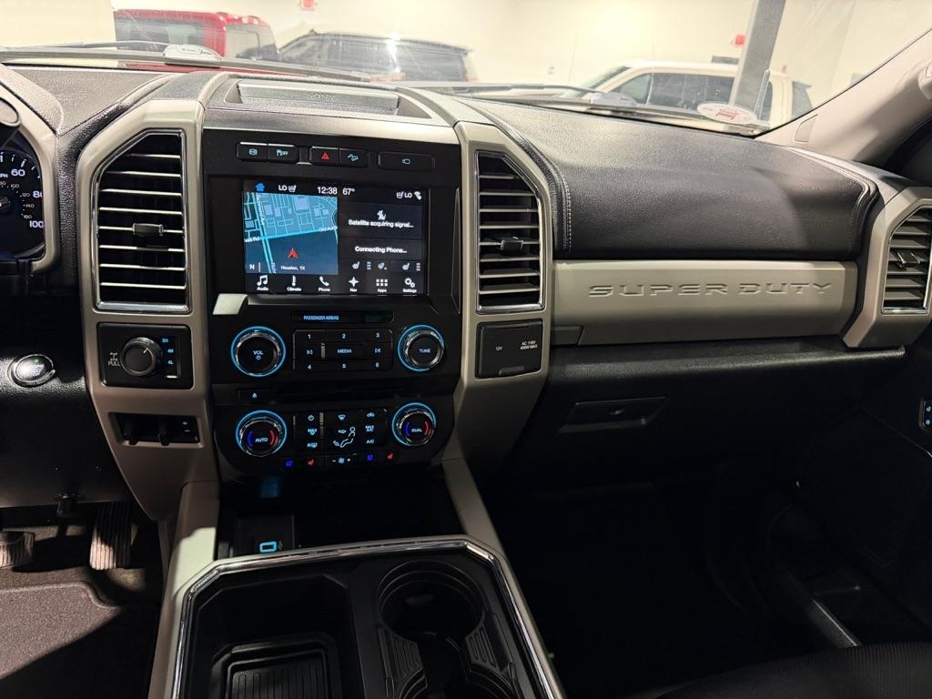 Ford F-250 SD Lariat Crew Cab 4WD 2017