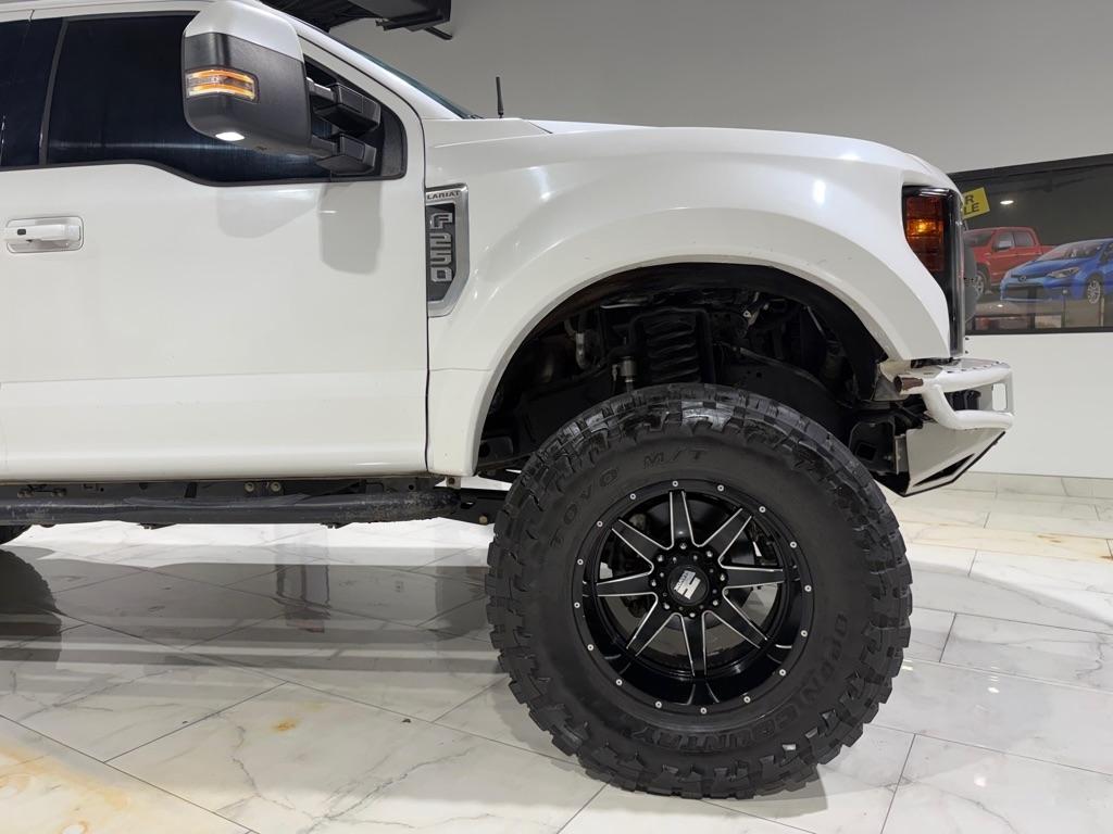 Ford F-250 SD Lariat Crew Cab 4WD 2017