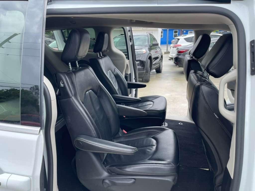 Chrysler Pacifica Hybrid Touring L 2022