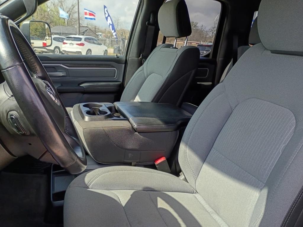 RAM 1500 Big Horn Quad Cab 2WD 2021