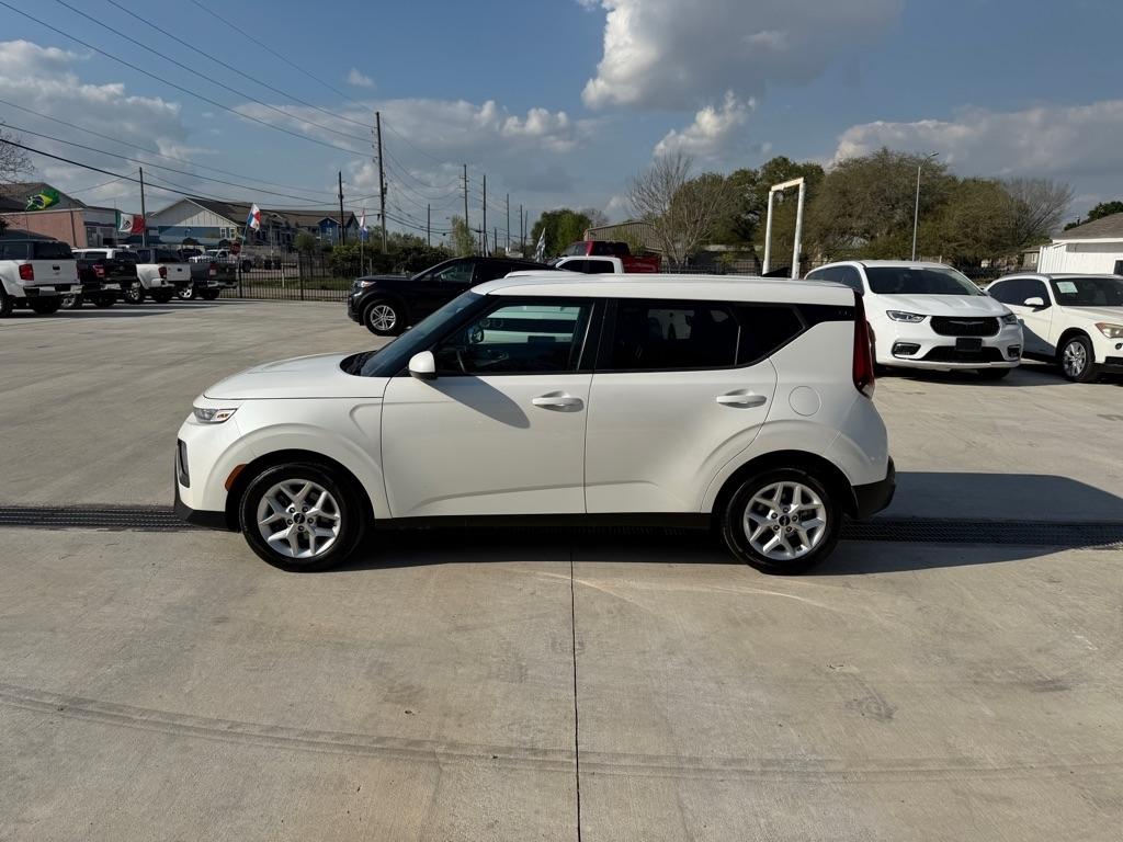 Kia Soul LX CVT 2022