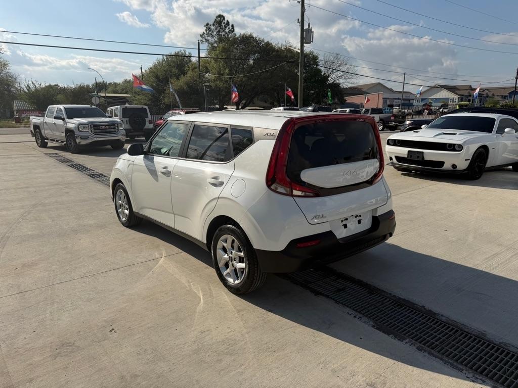 Kia Soul LX CVT 2022